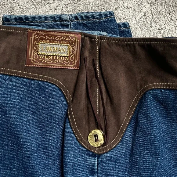 Classic Denim Bootcut Jeans with Brown Details - Picture 2 of 4